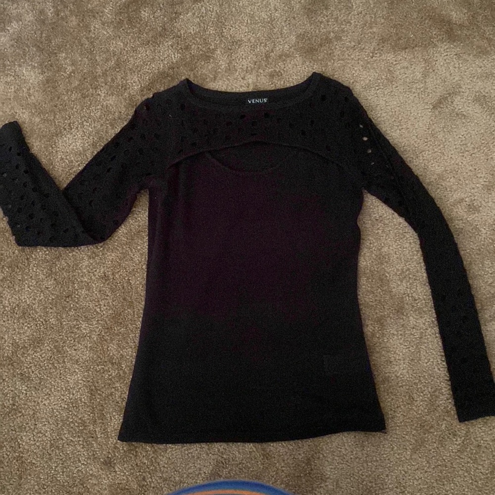 Cute black top